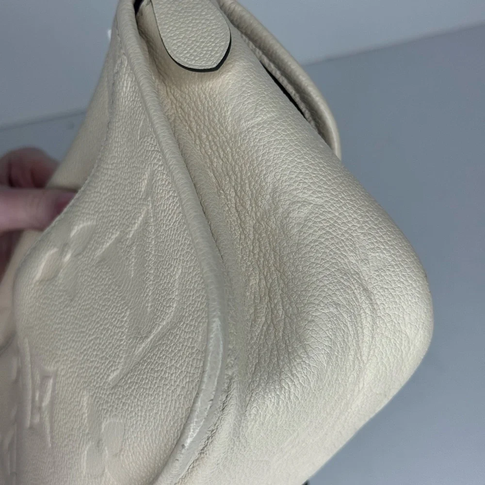 Louis Vuitton Diane Cream Empriente Monogram - Picture 6 of 16